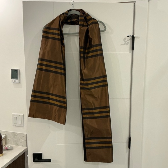 Burberry - Picture 3 of 3